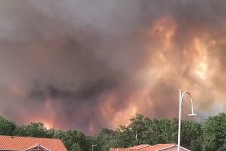 incendiile se extind in franta aproape 20 000 de persoane evacuate din calea flacarilor 6a627953384fa