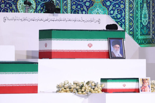 iranul isi conduce pe ultimul drum liderul suprem ceremonii uriase pentru ali khamenei 6a4889d24939d