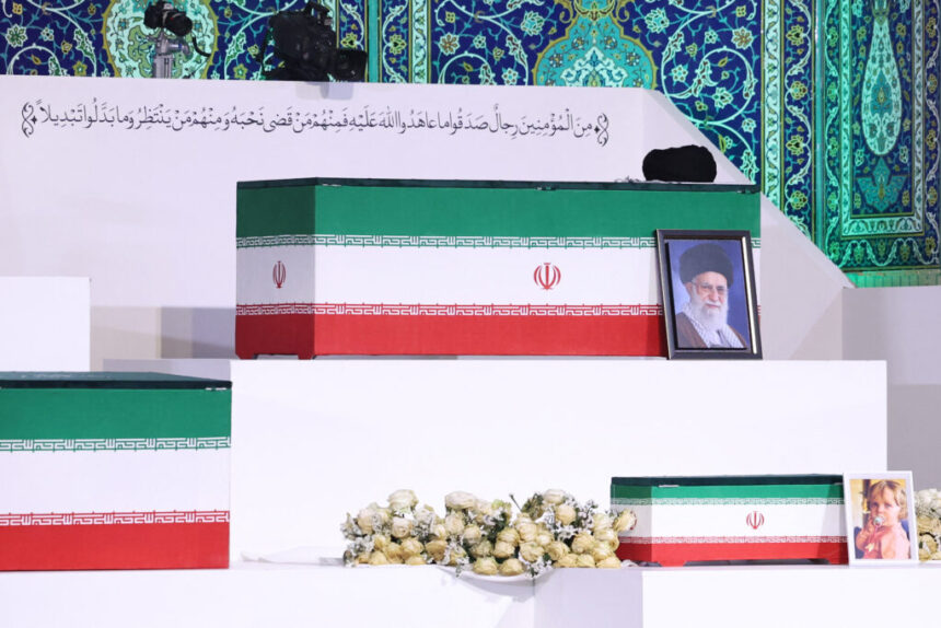 iranul isi conduce pe ultimul drum liderul suprem ceremonii uriase pentru ali khamenei 6a4889d24939d