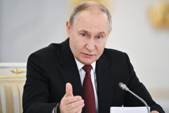 kremlinul confirma dialogul dintre putin si trump mutarea strategica a liderului american dupa intalnirea programata cu zelenski 6a4bd2e797c86