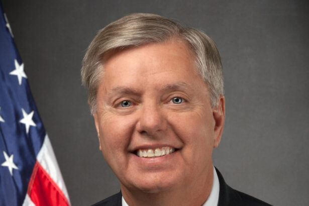 lindsey graham senator republican a murit din cauza unei boli scurte si subite vineri se intalnise cu volodimir zelenski la kiev 6a533e59af499