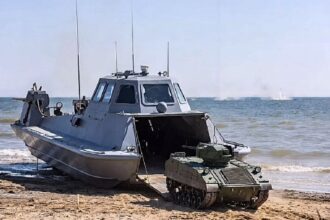 misiune fara precedent in ucraina un robot cu mitraliera a ajuns pe teritoriul controlat de rusi 6a54f95262774