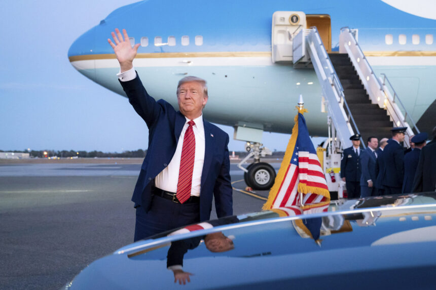 noul air force one al lui trump a zburat deasupra muntelui rushmore de ziua independentei sua 6a48d2795f3a3
