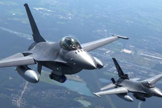 o noua lovitura pentru putin un f 16 ucrainean a doborat pentru prima data un avion de vanatoare rusesc intr o lupta aeriana 6a61846a6238c