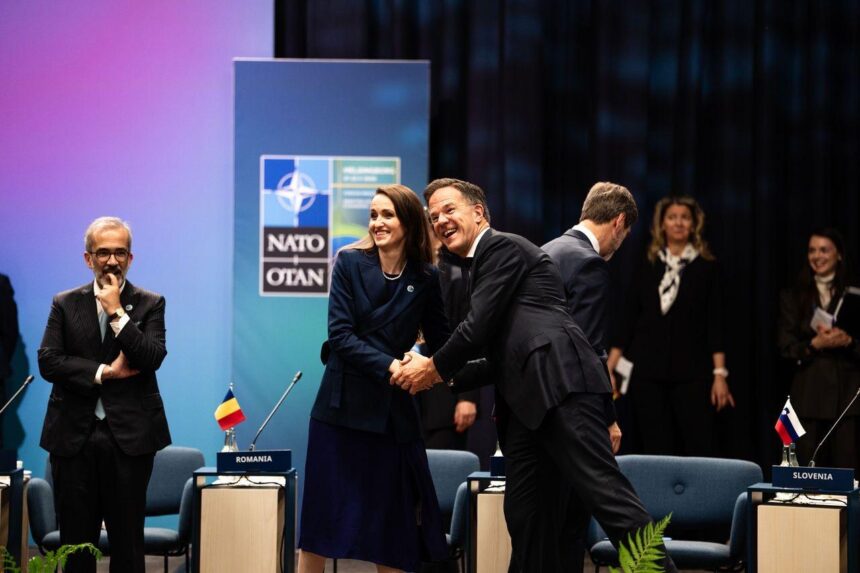 oana toiu la summitul nato de la ankara s a fotografiat alaturi de mark rutte mesaj de sustinere pentru rolul romaniei in alianta 6a4d018e9aefc