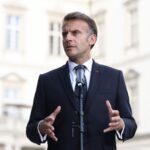 pompierii romani felicitati de emmanuel macron pentru interventia in incendiile din franta 6a6511b694bf6
