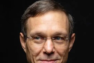 profesorul de la harvard care sustine ca extraterestrii ne au vizitat va conduce noul consiliu ozn al lui trump 6a458b68bb7d5