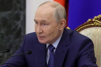 putin dubleaza miza in discursul sau despre ucraina sustine ca rusia a fost garantul integritatii tarii pe care a invadat o 6a66f366390c4