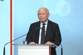 scindare in partidul lui jaroslaw kaczynski zeci de parlamentari se despart de pis inaintea unui scrutin crucial 6a6afd00a8599