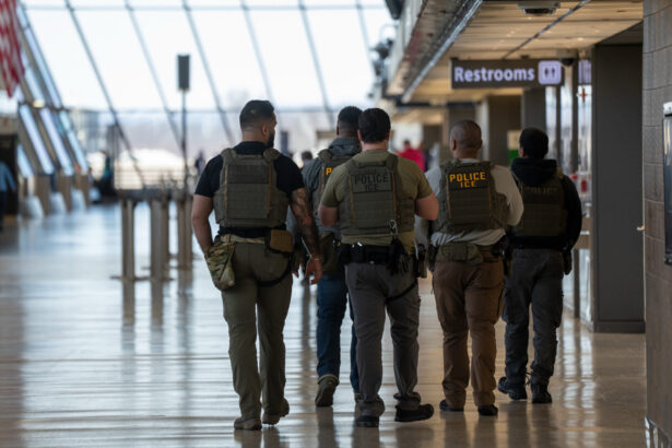 sua un agent de imigrari a impuscat mortal un barbat in houston in timpul unei operatiuni de control 6a4da0ef1c9b7
