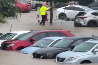 texasul lovit de viituri doua persoane au murit iar riscul de inundatii creste de la o ora la alta 6a59c4581edde