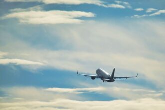 un avion cargo cu 5 persoane la bord a disparut in largul coastei pakistanului 6a4d7598eaa81