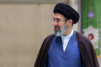 campanie de donatii pentru sanatatea lui mojtaba khamenei cat li se cere iranienilor sa plateasca 6a8a96d351fcf