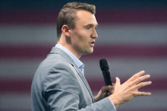 cazul asasinarii lui charlie kirk strategia avocatilor prin care incearca sa l scape pe tyler robinson de pedeapsa cu moartea 6a7cdb1a7f9e4