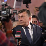 crin antonescu spune ca alexandru nazare ar trebui sa fie urmatorul premier e singura solutie fostul lider liberal nu l ar fi desemnat pe bolojan daca ajungea presedinte 6a777dd275a51
