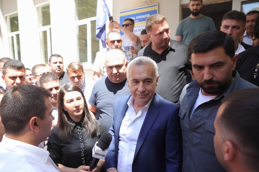 edited calin georgescu il critica dur pe nicusor dan dupa anuntul privind aderarea la euro renunti la leu renunti la suveranitate pastram demnitatea de oameni liberi 6a7237575ecdd