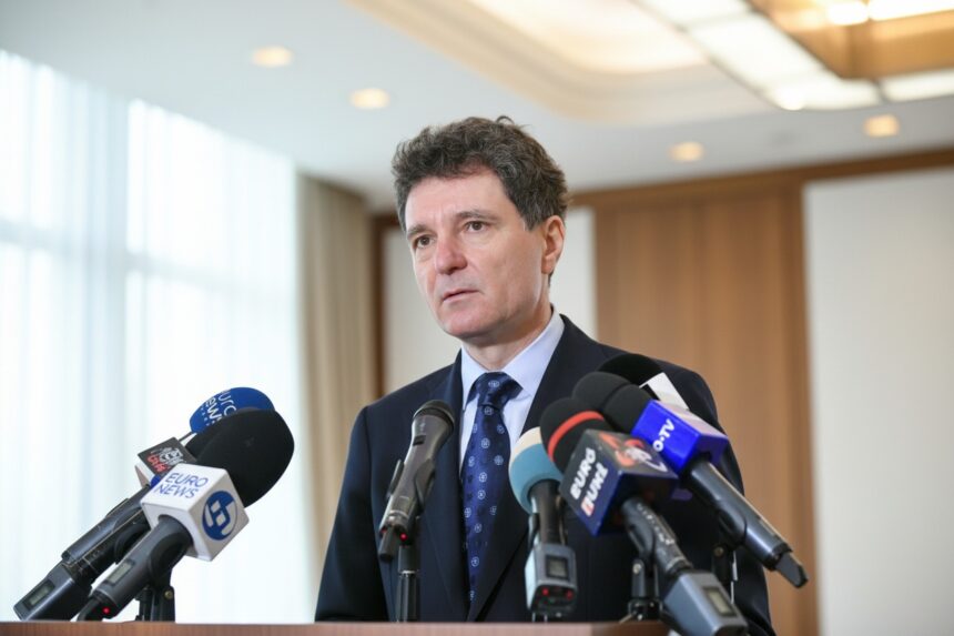 edited nicusor dan saluta raportul fitch si anunta progrese in indeplinirea jaloanelor din pnrr romania se stabilizeaza financiar 6a6da2637b72f