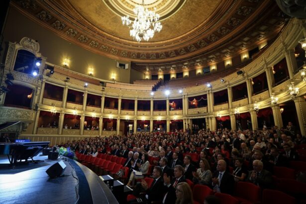 edited oana toiu la reuniunea anuala a diplomatiei romane miza romaniei nu este sa se adaposteasca ci sa inainteze 6a95584fb4a1e