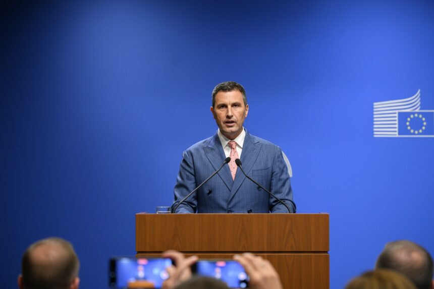 edited vicepremierul tanczos barna il contrazice pe liberalul mircea fechet legea salarizarii are sanse destul de mici sa treaca de parlament 6a71ab197aba2