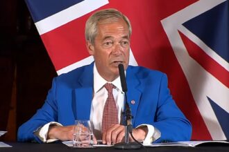 farage propune returnarea migrantilor in franta cu ajutorul marinei regale 6a70cd3fcfd2c