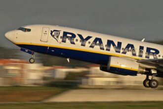 lovitura pentru gigantii aerieni taxele ascunse pentru bagaje si check in au fost declarate nelegale de judecatori 6a73981fa4440
