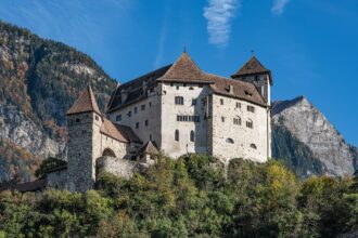 o femeie va putea urca pe tronul din liechtenstein printul mostenitor alois a facut anuntul oficial 6a80d117dadbb