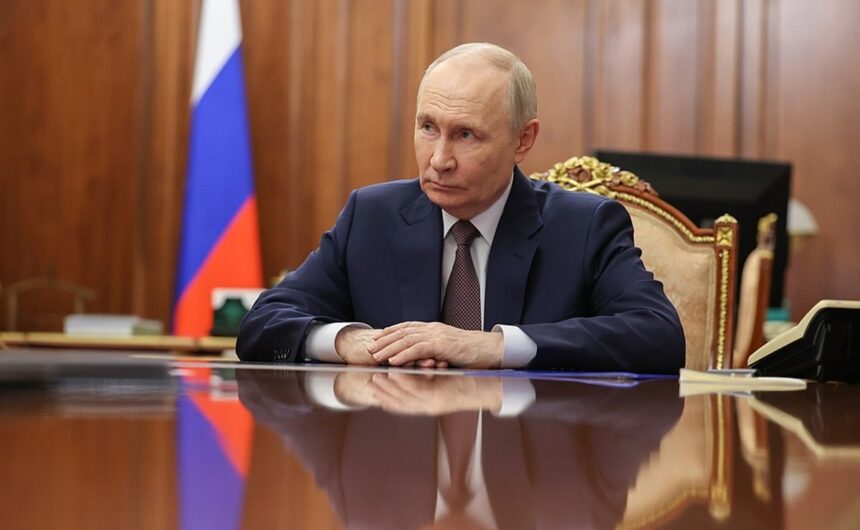 putin a ajuns pe insula care tine rusia si japonia in conflict iturup este revendicata de tokyo de zeci de ani 6a7d48158c1ec