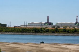 romania nu este singura tara cu probleme la centralele nucleare de pe dunare ungaria risca oprirea completa a centralei paks 6a709ac528a8f