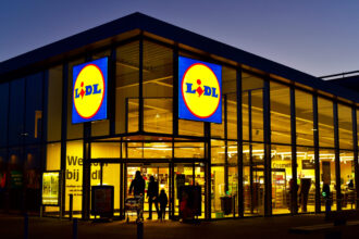 schimbare importanta in magazinele lidl uk clientii pot primi gratuit alimente ramase nevandute 6a74d93b44ddc