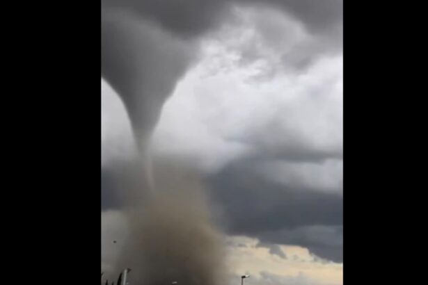 tornada in franta cu 41 de raniti si 300 de case distruse video foto 6a8d1faed2f1a