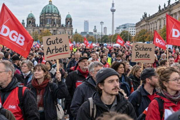 Participanți la protestele sindicale din Germania împotriva reformelor sociale ale guvernului Merz