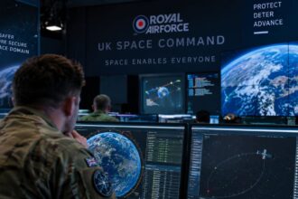 Royal Air Force înființează No. III Space Effects Squadron pentru protejarea sateliților britanici și combaterea amenințărilor din spațiu