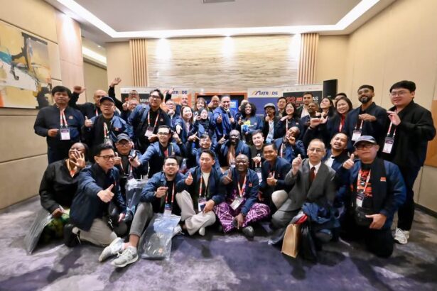 MATRADE Chairman Reezal Merican Naina Merican addresses international media representatives at MIHAS 2026 in Kuala Lumpur