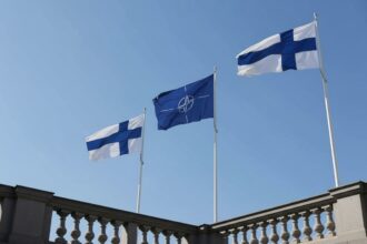 edited finlanda a finalizat lucrarile la un gard de 200 km de a lungul granitei cu rusia va ajuta la protejarea celei mai lungi frontiere a nato 6aa1576ba8619