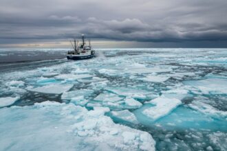 edited operatiune secreta dejucata in arctica fortele nato au interceptat submarine rusesti care simulau sabotarea cablurilor submarine 6aa255be18abb