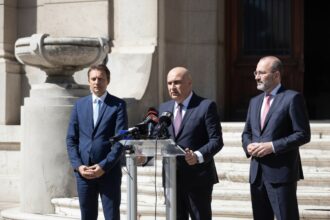 edited planul lui muresan pentru a ajunge premier nu se retrage si merge la vot oferta pentru psd si planul b pentru cele 47 de voturi care ii lipsesc 6aad042b7220a