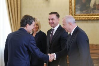 edited prim vicepresedintele psd ionut pucheanu ii lanseaza o oferta lui siegfried muresan ca sa faca guvern daca are nevoie de noi il asteptam la sediu 6aac3d0188c8c