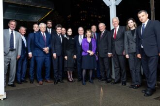 nicusor dan intalnire cu fosti ambasadori americani cooperarea in domeniul securitatii si extinderea colaborarii economice pe agenda discutiilor 6ab12fc234b04