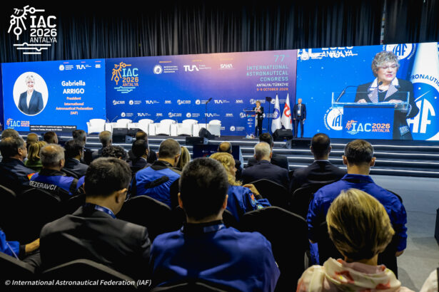 IAC 2026 și dezbaterile despre explorarea spațială, cooperare internațională și infrastructura orbitală.
