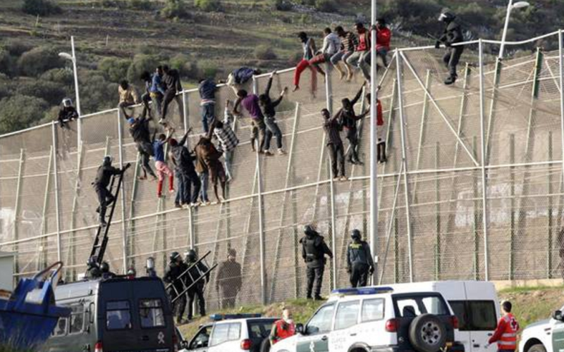 enclava-spaniola-ceuta-luata-cu-asalt-de-migranti-spania-a-trimis-armata_6a6c21fac390e
