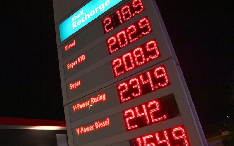 germania-limiteaza-preturile-la-benzina-se-pot-mari-doar-o-data-pe-zi-la-pranz-iar-efectul-ar-putea-fi-contrar_69b75573782df